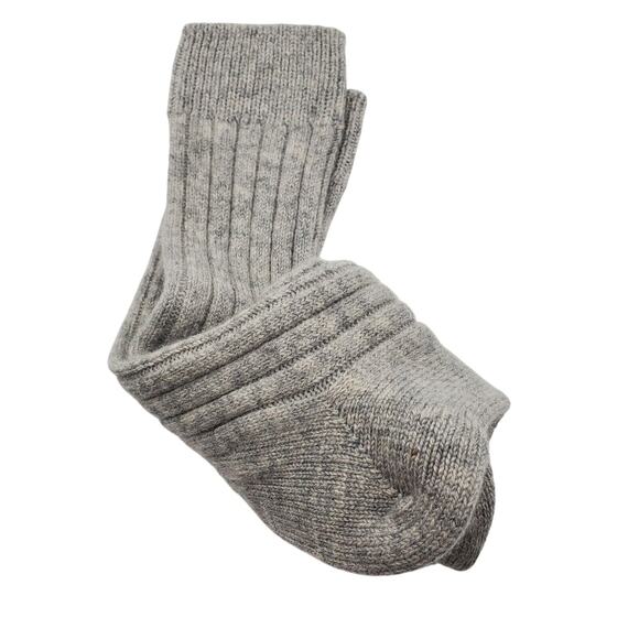 Garnet Hill 81% Cashmere Ankle Socks Gray Heather Warm Cozy Slightly Imperfect M - Picture 1 of 4